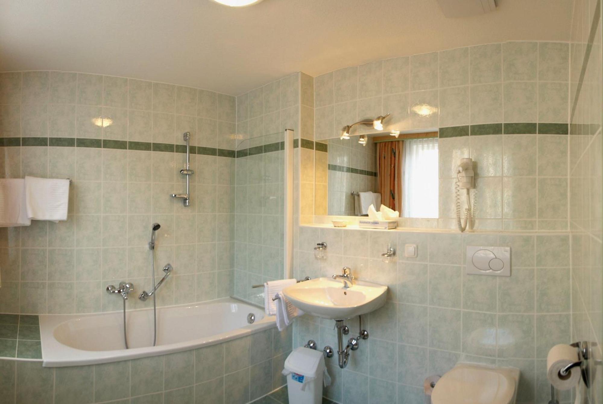 Hotel Zum Kirchenwirt Mariazell Ngoại thất bức ảnh