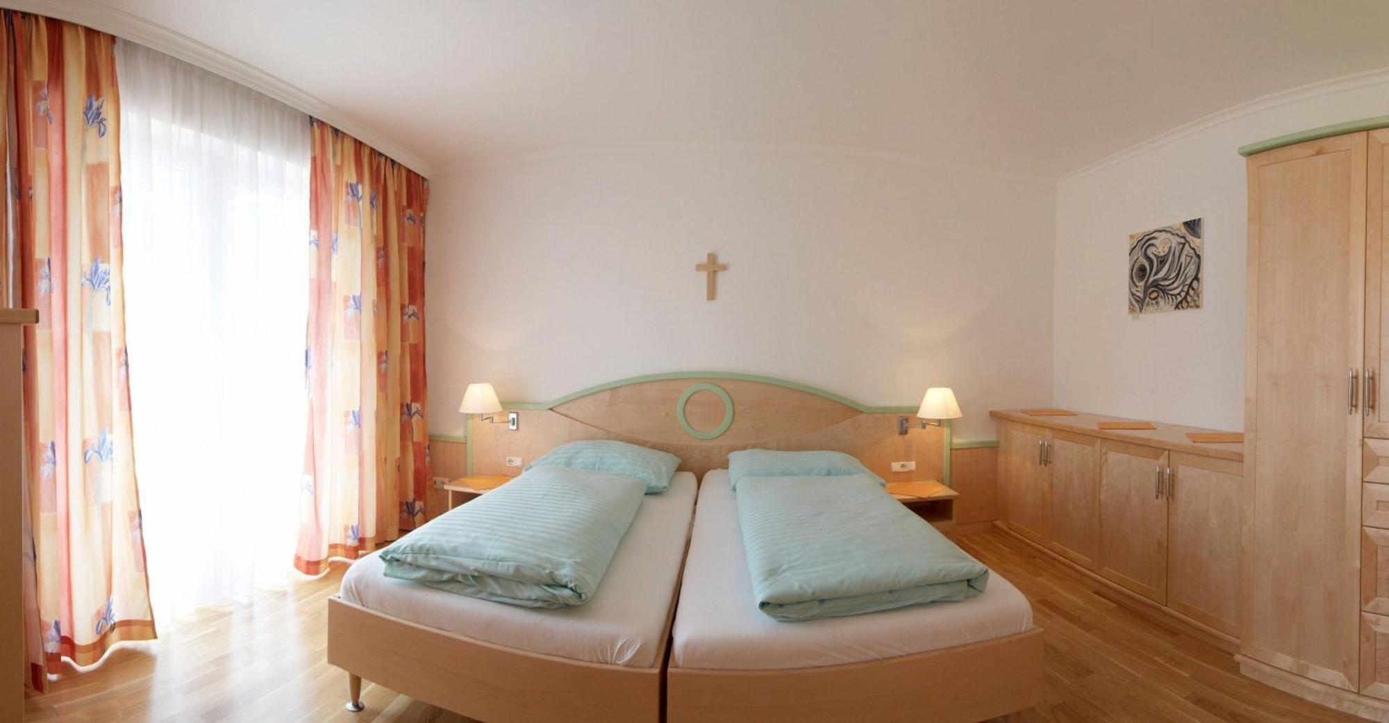 Hotel Zum Kirchenwirt Mariazell Ngoại thất bức ảnh