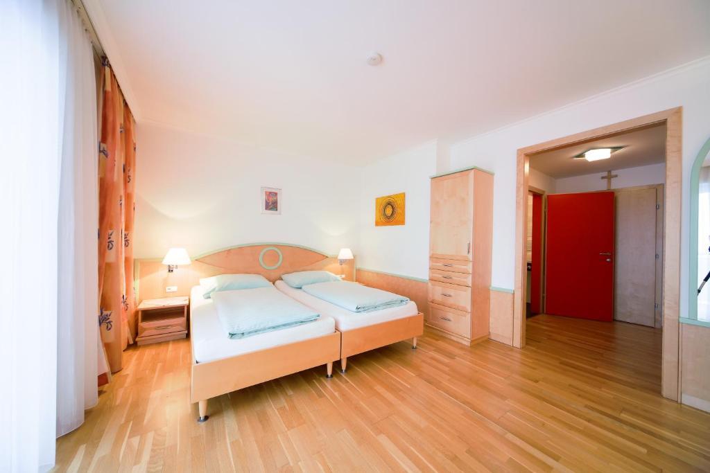 Hotel Zum Kirchenwirt Mariazell Phòng bức ảnh