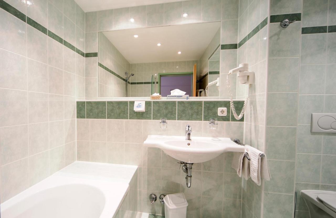 Hotel Zum Kirchenwirt Mariazell Phòng bức ảnh